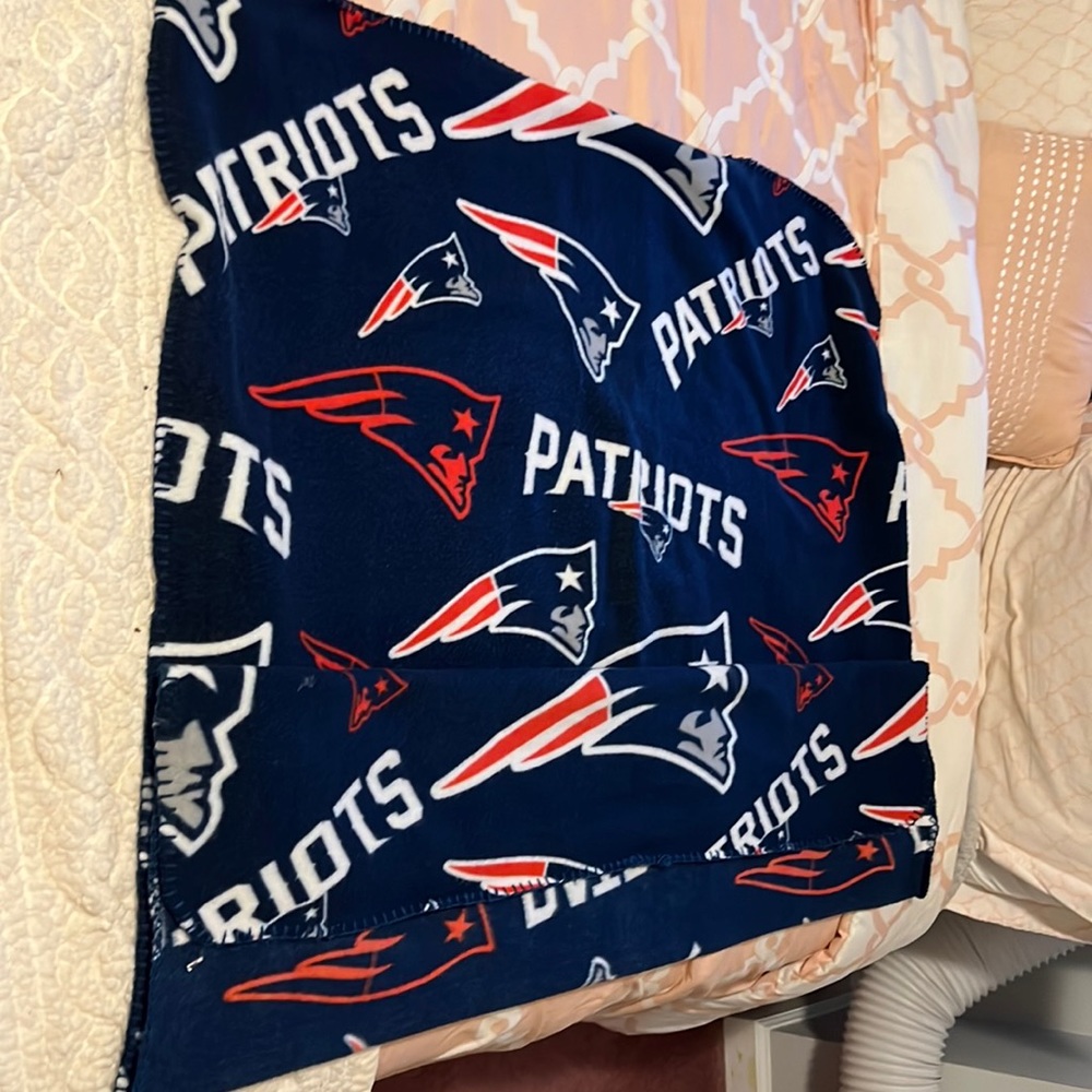Patriots Throw Blanket